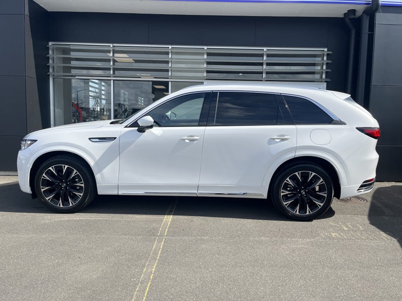 2026 Mazda CX-90 AWD 3.3L Takami 8AT M Hybrid image 4