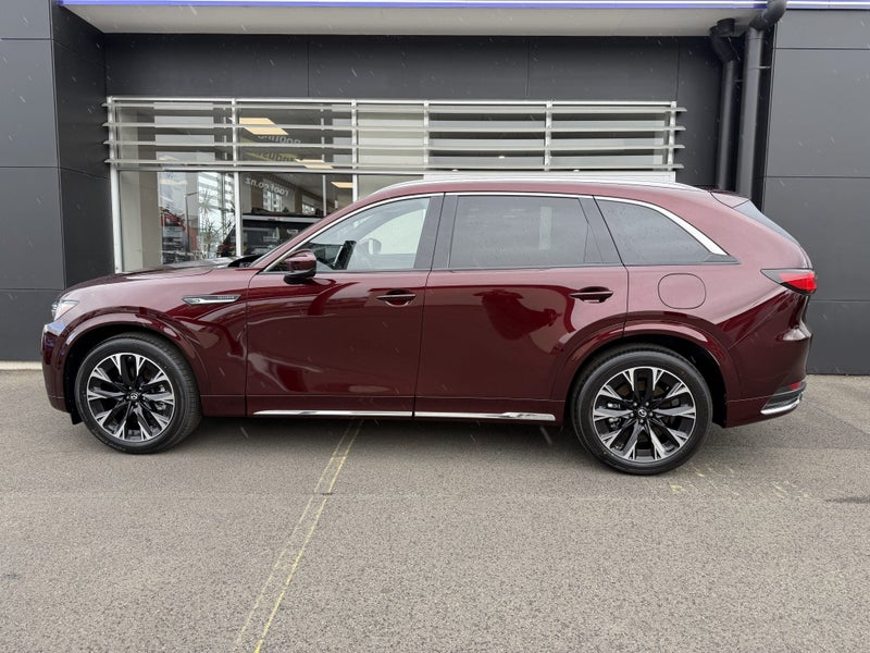 2026 Mazda CX-90 AWD 3.3L Takami 8AT M Hybrid image 4