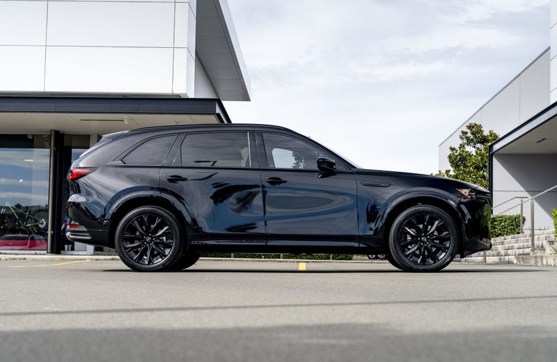 2026 Mazda CX-90 Takami 3.3 Hybrid Black Edition image 3