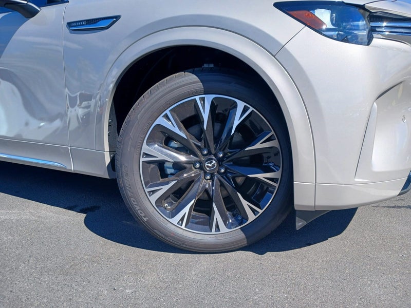 2026 Mazda CX-90 Takami image 2
