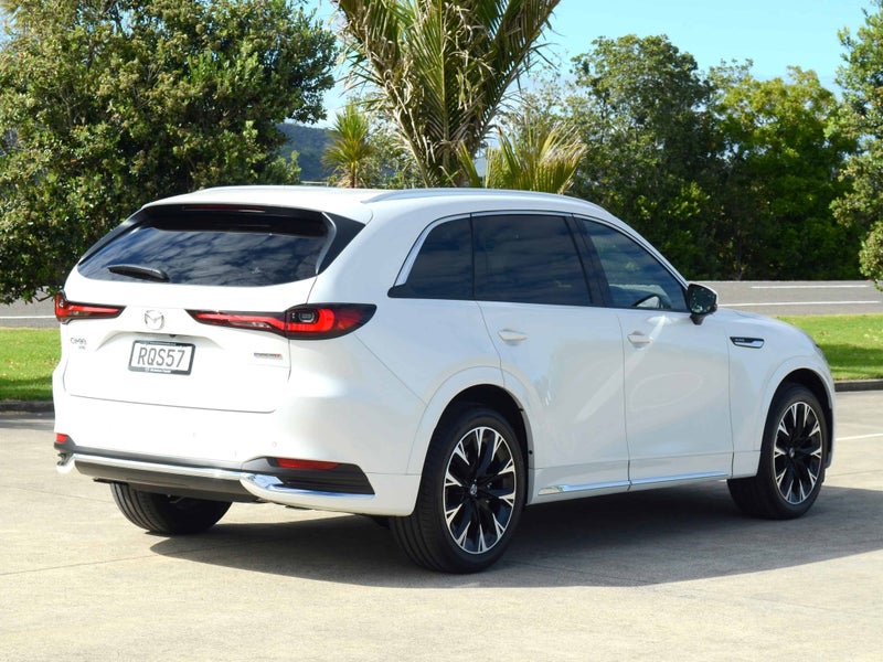 2026 Mazda CX-90 Takami AWD 3.3 Hybrid image 4