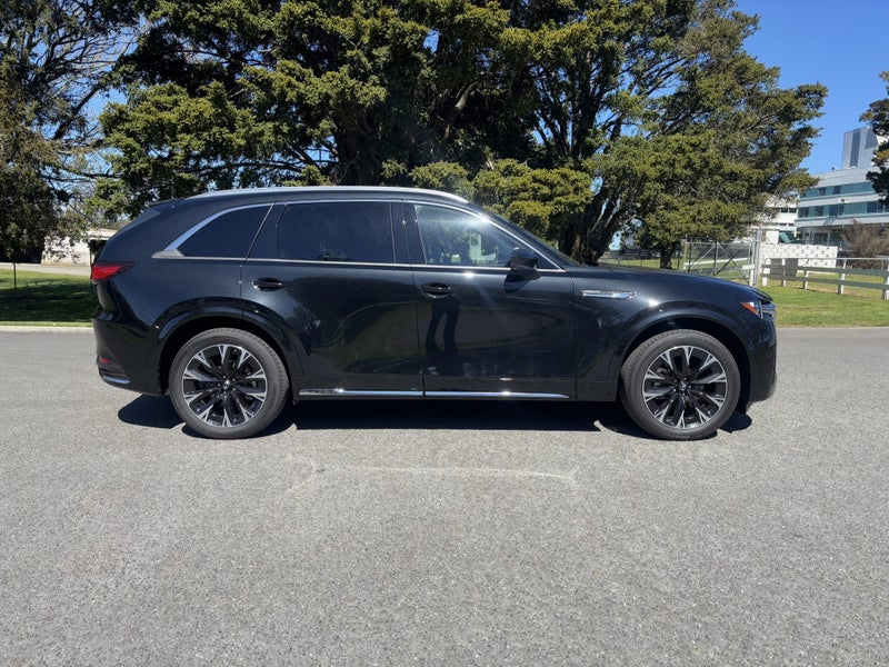 2026 Mazda CX-90 TAKAMI AWD 3.3L HYBRID image 4
