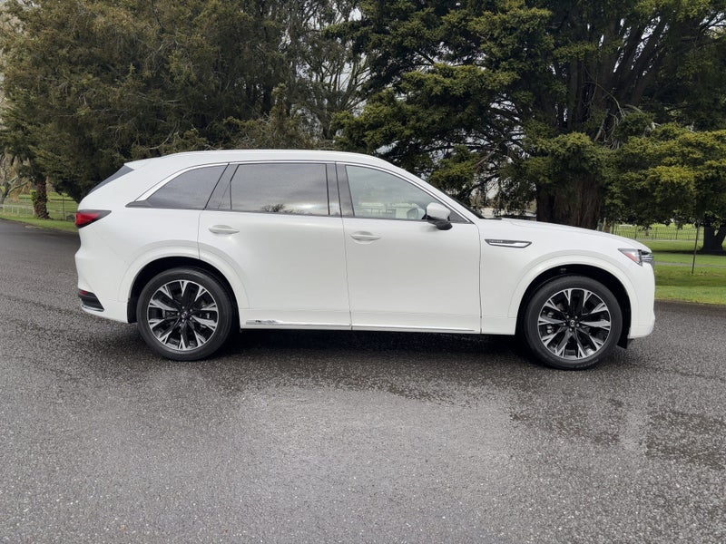 2026 Mazda CX-90 TAKAMI AWD 3.3L HYBRID image 4