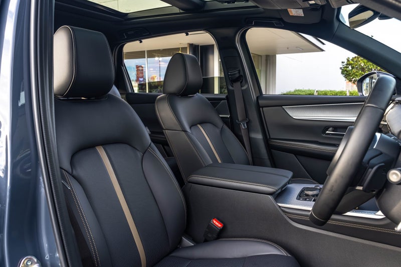 2026 Mazda CX-90 Takami Kuro AWD 3.3 Hybrid image 4