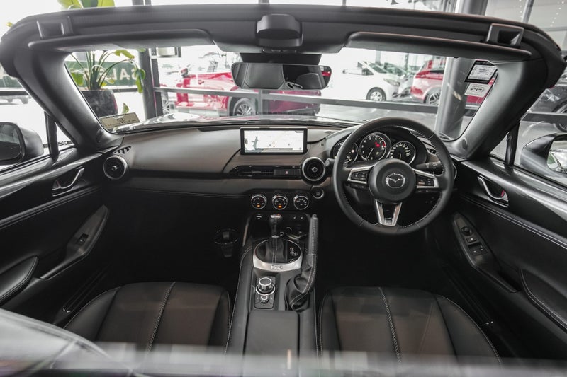 2026 Mazda MX-5 RF HARDTOP LTD AUTO image 3