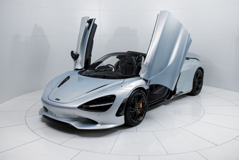 2026 McLaren 750S Spider image 2