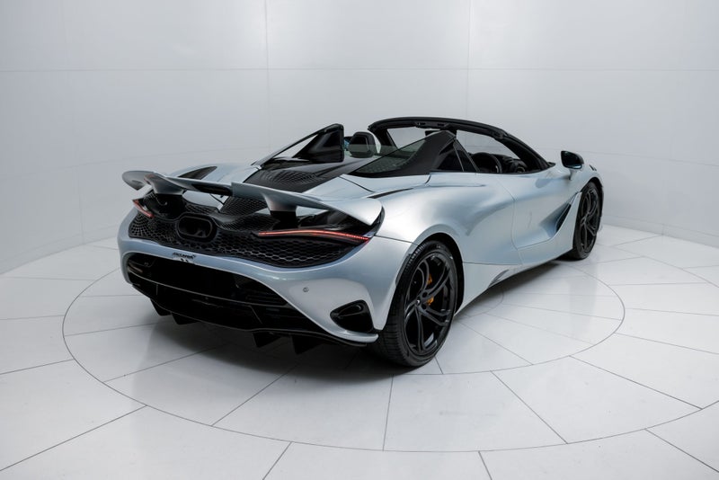 2026 McLaren 750S Spider image 3