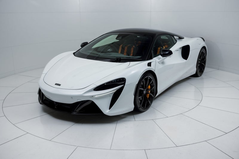 2026 McLaren Artura image 2