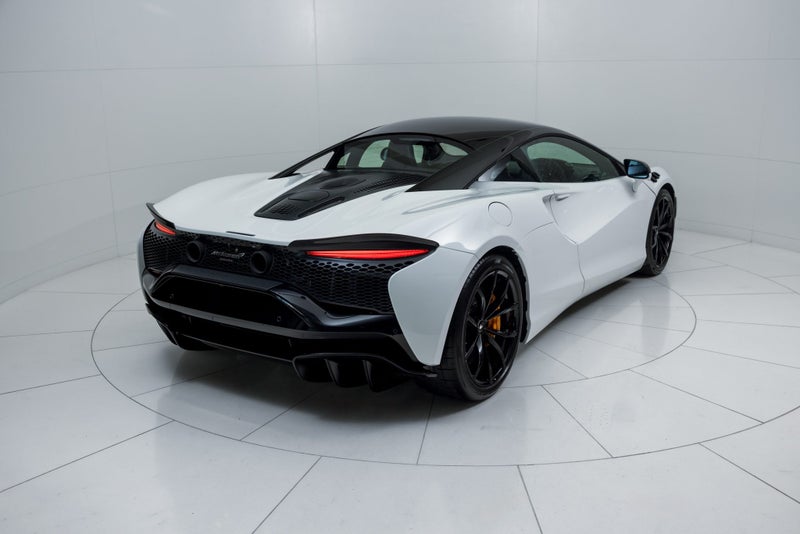 2026 McLaren Artura image 3