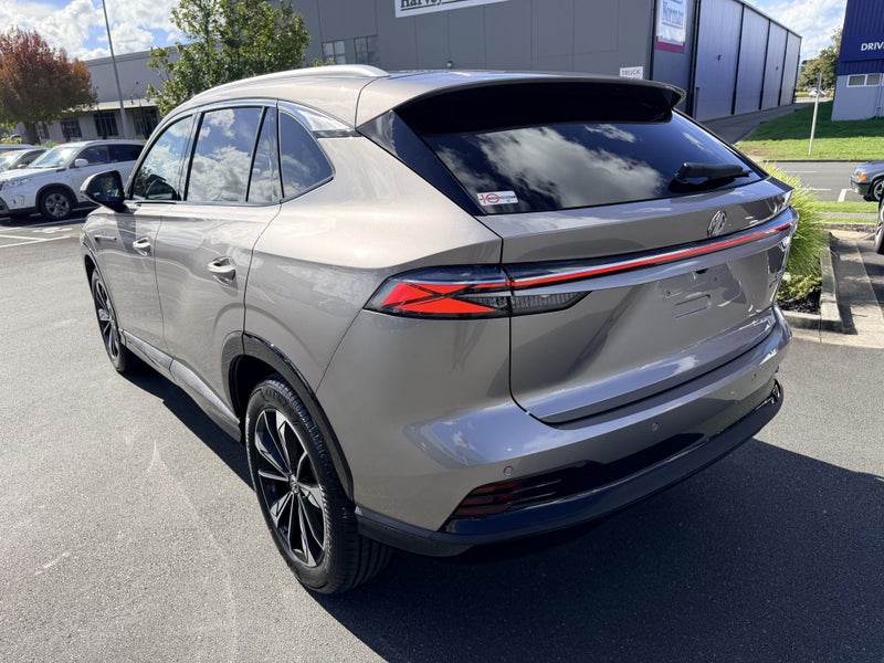 2026 MG HS 1.5T Essence HEV image 3