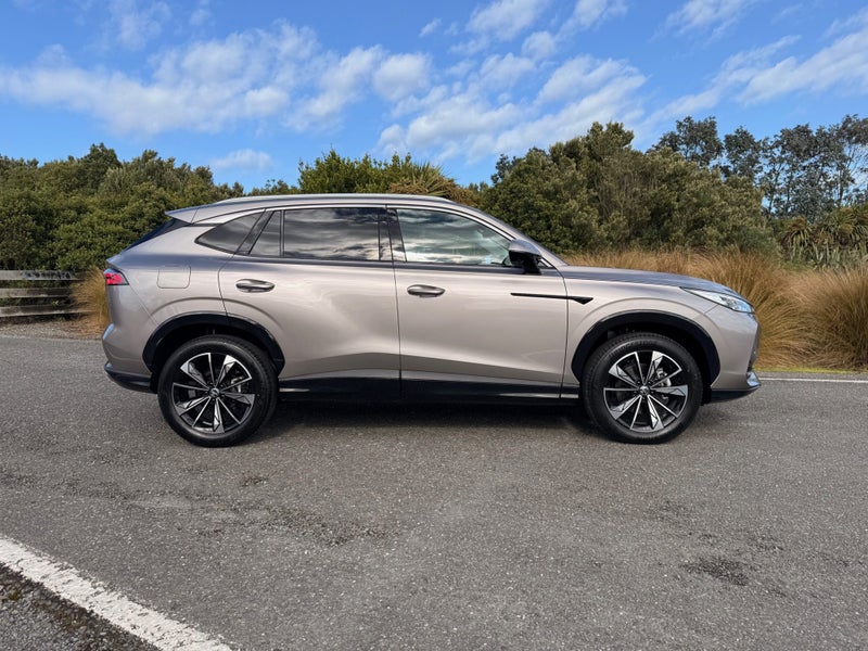 2026 MG HS Essence 1.5Pt (Top Spec) image 2