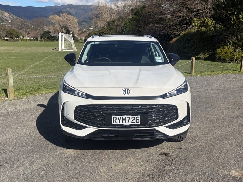 2026 MG HS PHEV Essence image 4