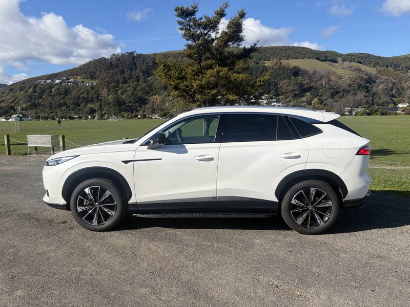 2026 MG HS PHEV Essence image 5
