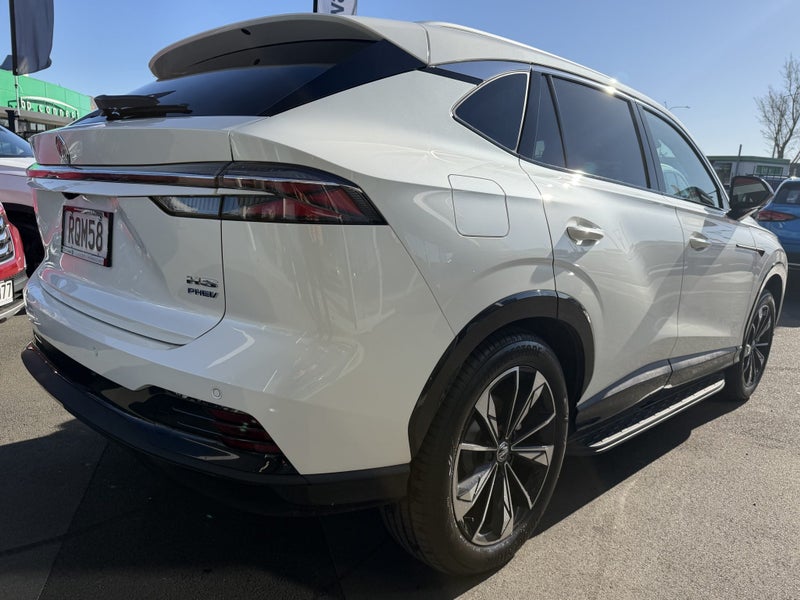 2026 MG HS PHEV Essence image 3