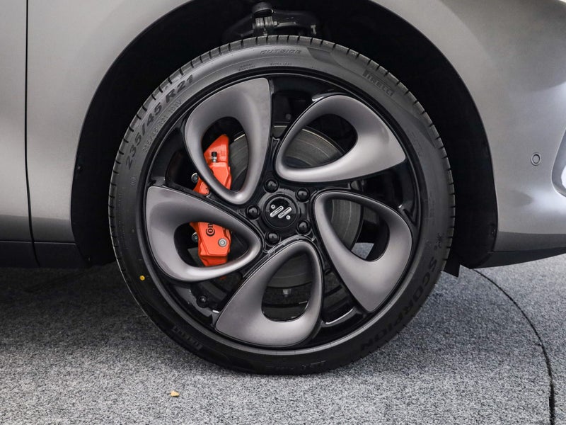 2026 MG IM6 100 AWD Performance image 3