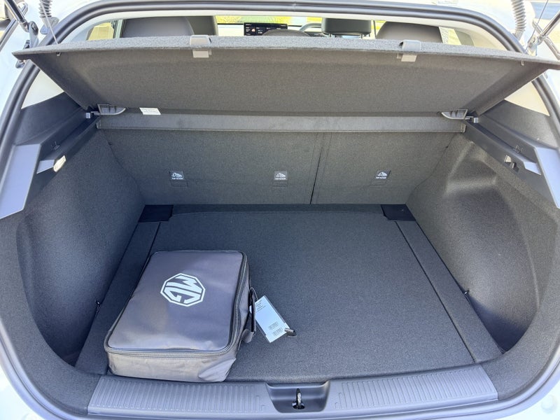 2026 MG MG4 Essence EV 64kw image 5