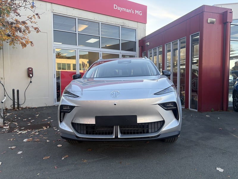 2026 MG MGS5 EV 62 KWH Essence image 2