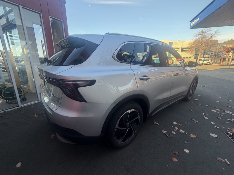2026 MG MGS5 EV 62 KWH Essence image 4