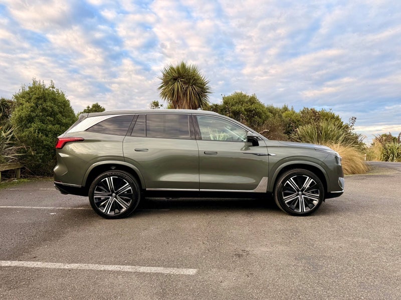2026 MG QS Essence 2.0Pt/9At 7 Seater AWD image 2