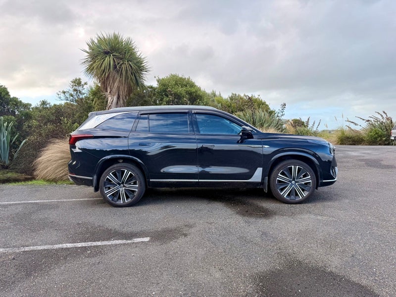 2026 MG QS Essence 2.0Pt AWD image 2
