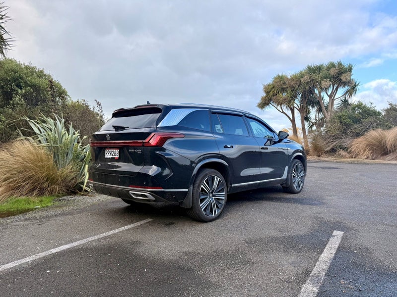 2026 MG QS Essence 2.0Pt AWD image 3