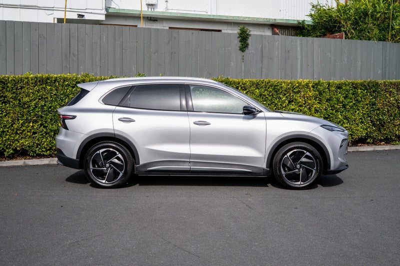 2026 MG S5 Essence 62KW EV image 2