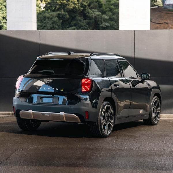 2026 MINI Aceman SE Favoured image 2