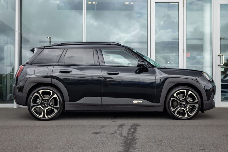 2026 MINI Aceman SE Full electric Favoured image 3