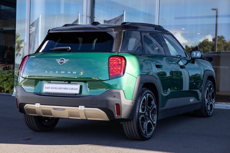 2026 MINI Aceman SE FULL ELECTRIC Favoured trim image 5