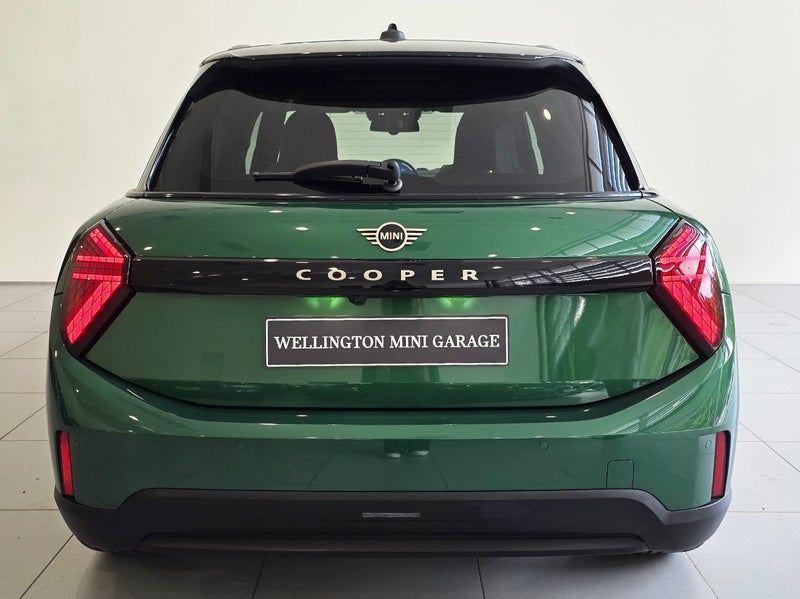 2026 MINI Cooper 5 Door C Favoured Spec image 5