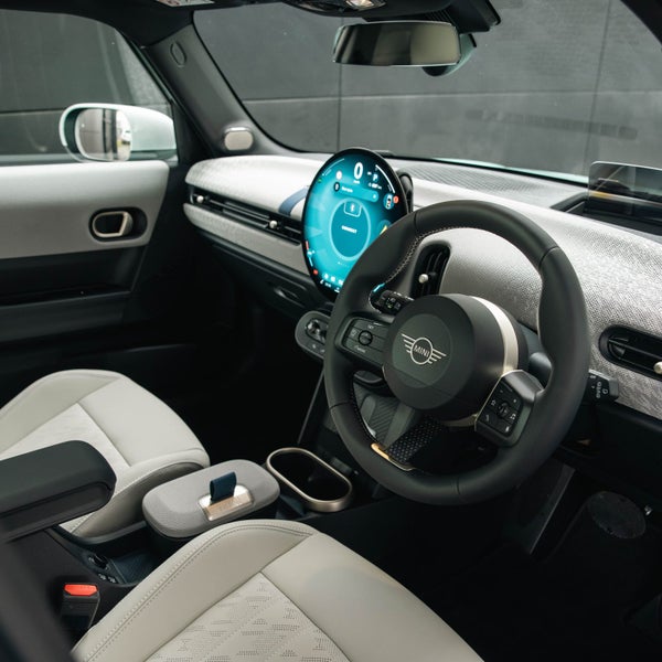 2026 MINI Cooper 5 Door Favoured image 2