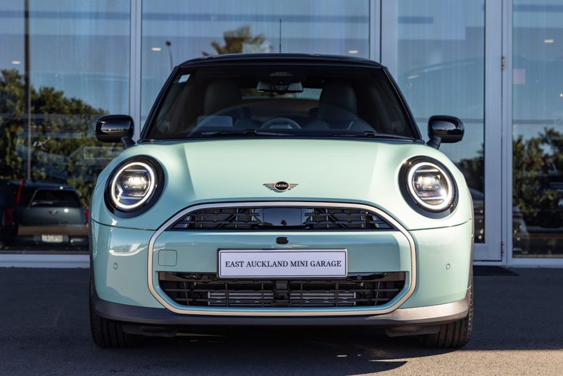 2026 MINI Cooper C 3 Door Favoured image 2