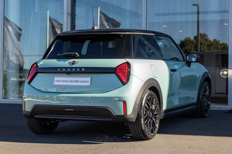 2026 MINI Cooper C 3 Door Favoured image 5