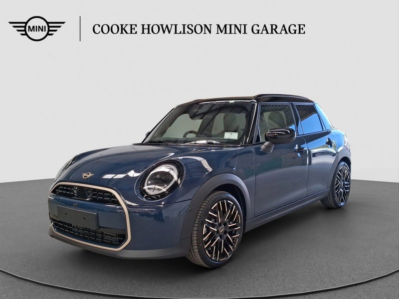 2026 MINI Cooper C 5 Door Favoured image 3