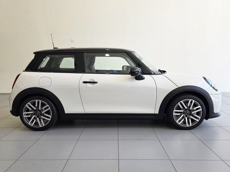 2026 MINI Cooper C Classic 3 Door image 3