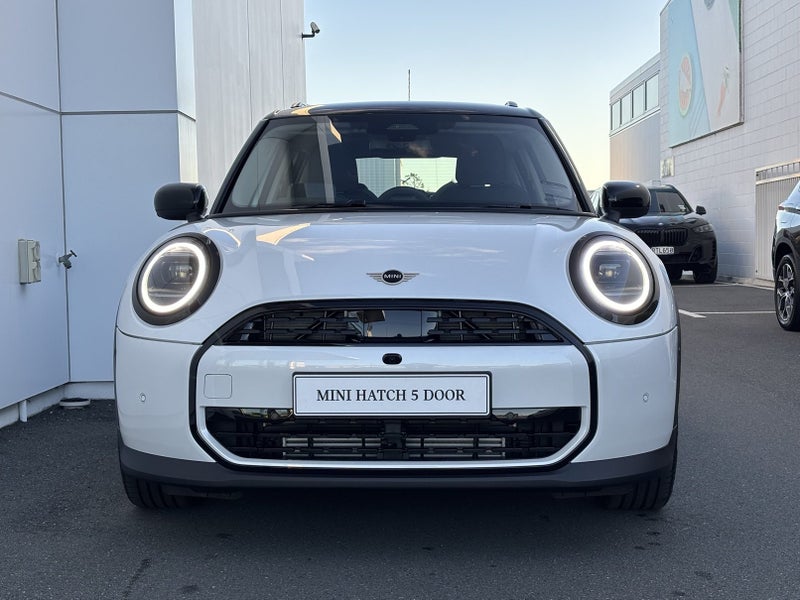 2026 MINI Cooper C Classic image 3