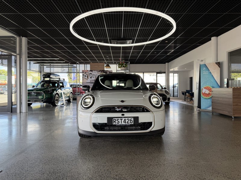 2026 MINI Cooper C Favoured image 2