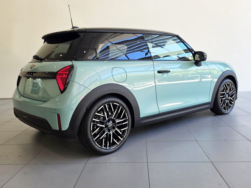 2026 MINI Cooper C Favoured Spec 3dr image 4