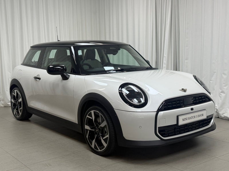 2026 MINI Cooper Cooper C 3Door Classic image 2