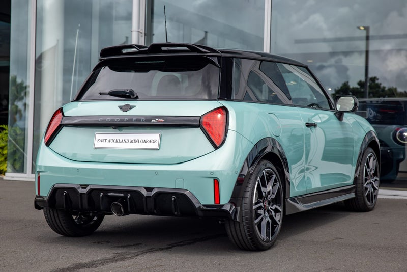 2026 MINI Cooper JCW 3 Door Favoured image 4