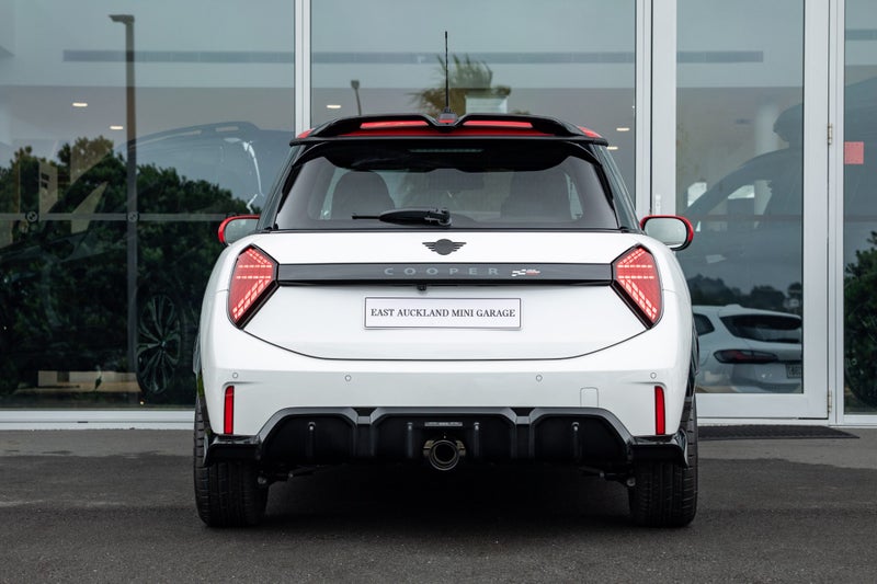 2026 MINI Cooper JCW 3 Door Favoured image 4