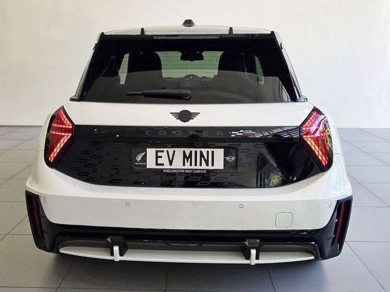 2026 MINI Cooper JCW E image 4