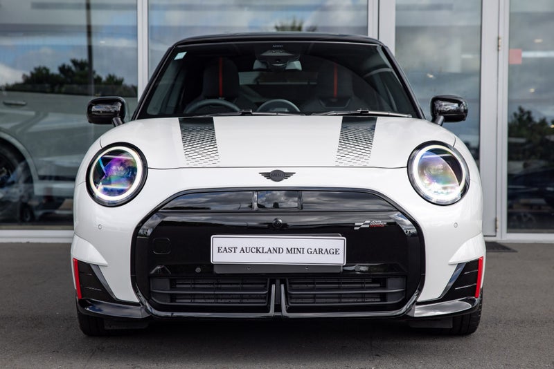 2026 MINI Cooper JCW E Full Electric image 2