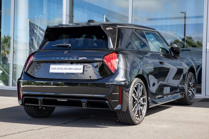 2026 MINI Cooper JCW E Full Electric image 5