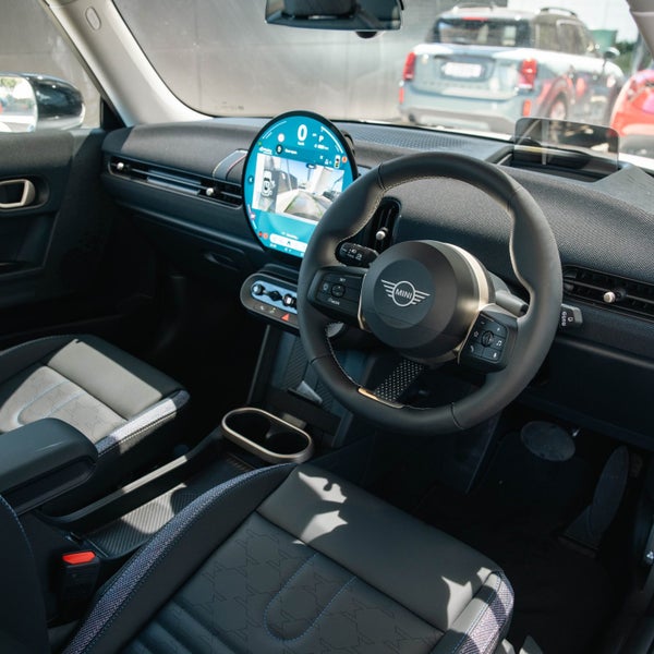 2026 MINI Cooper S 3 Door Hatch Classic image 3