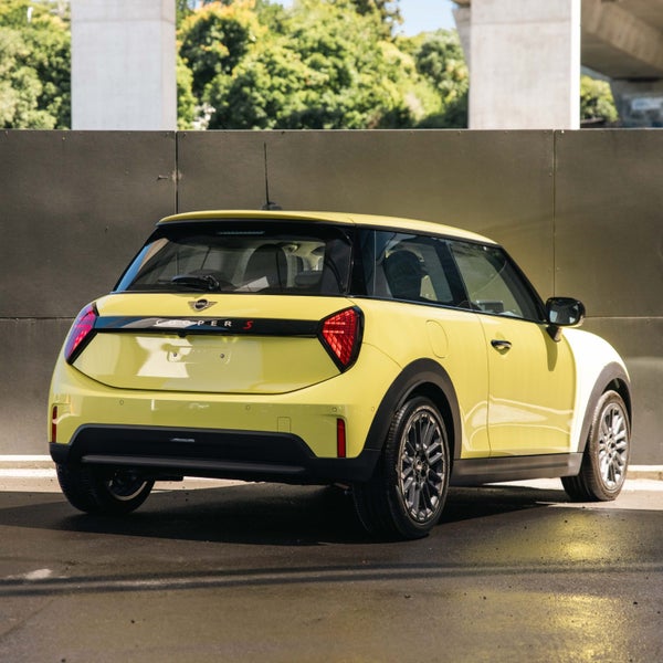 2026 MINI Cooper S 3 Door Hatch Classic image 2