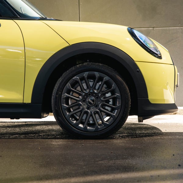 2026 MINI Cooper S 3 Door Hatch Classic image 5