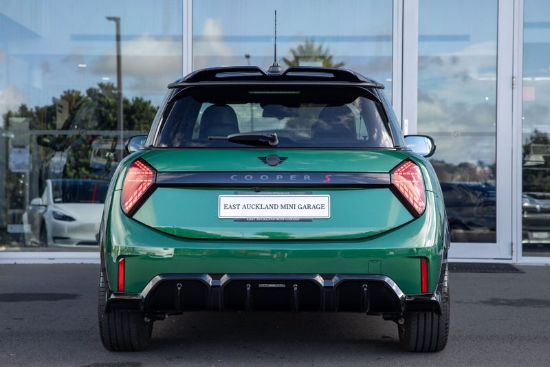 2026 MINI Cooper S 3 door JCW Sport image 4