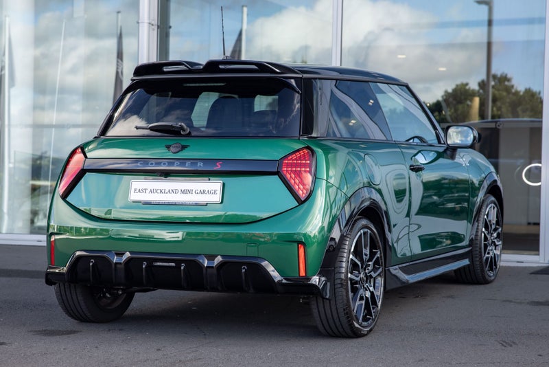 2026 MINI Cooper S 3 door JCW Sport image 5