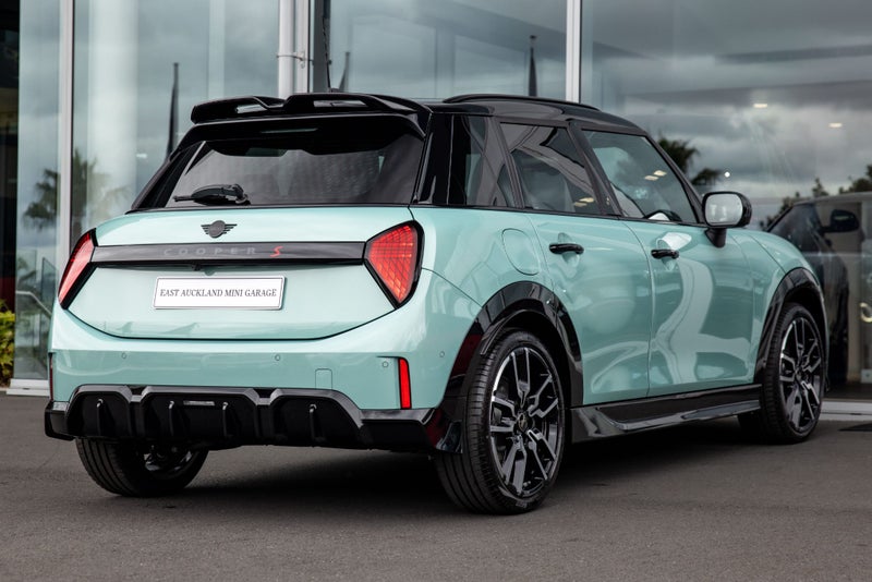2026 MINI Cooper S 5 door JCW Sport image 5